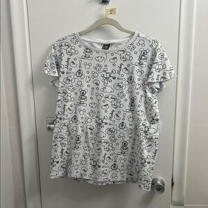 Disney Women’s White & Black Graphic Tee – Playful Character Fun ✨🐭